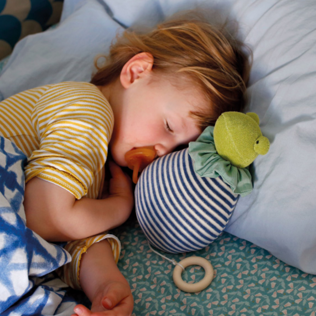 Dream King - Nanchen Natur - Best Seller Perfect for baby to drift of to fairytale dreamland with a sweet, soft, cuddly friend. Lovingly handmade to be just right for tiny hands to grasp and hold. Soothing, cozy, wonderfully soft and adorable to look at. Soft music will soothe and comfort. Great at home or on the go and a perfect gift! Each sold separately.  Organic