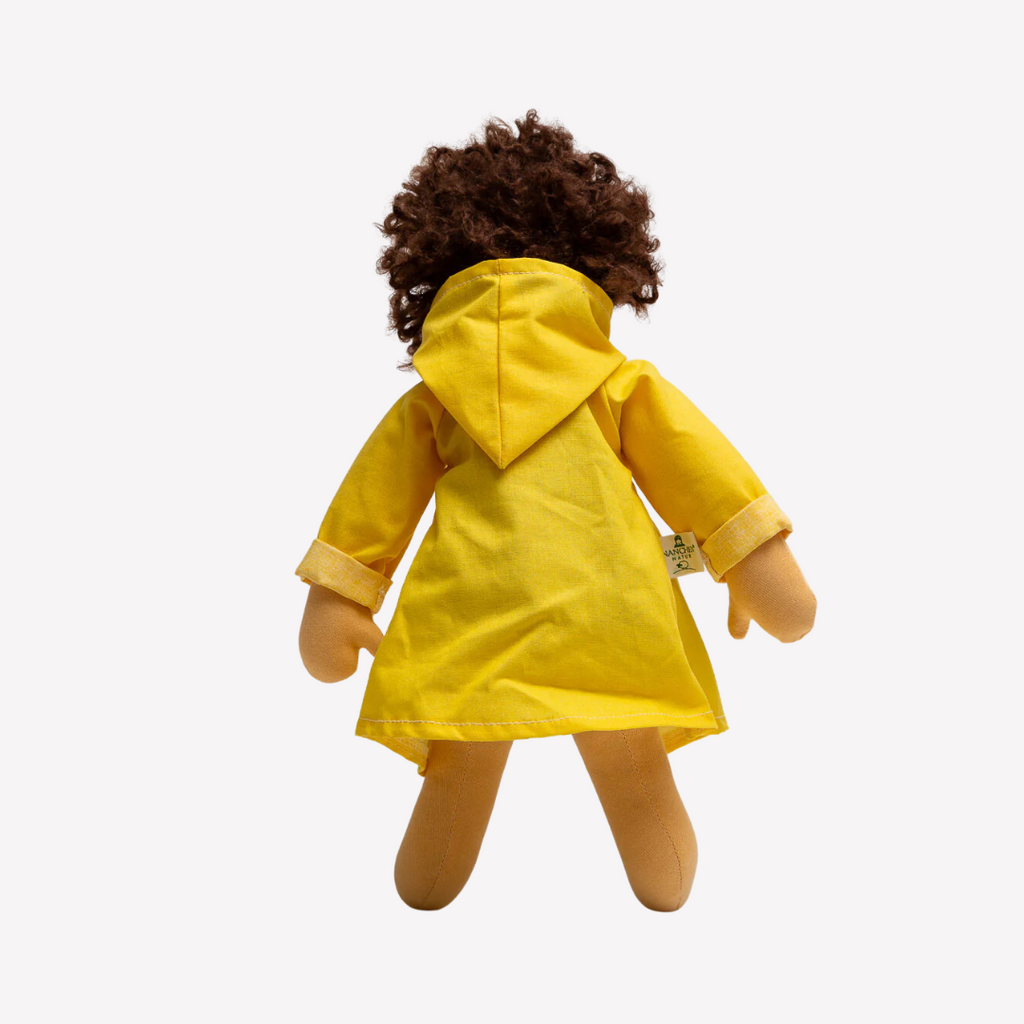 Nachen nature – Children love to imagine and create stories and this beautiful doll is a just right companion to help play out those ideas, perhaps a rainy day scene or a friend along on a walk. The world of imagination awaits. Wonderfully charming and adorable to look at, the subtle expression is calming and comforting. At the end of the day this amazing doll is the perfect bedtime listener and cozy pal.