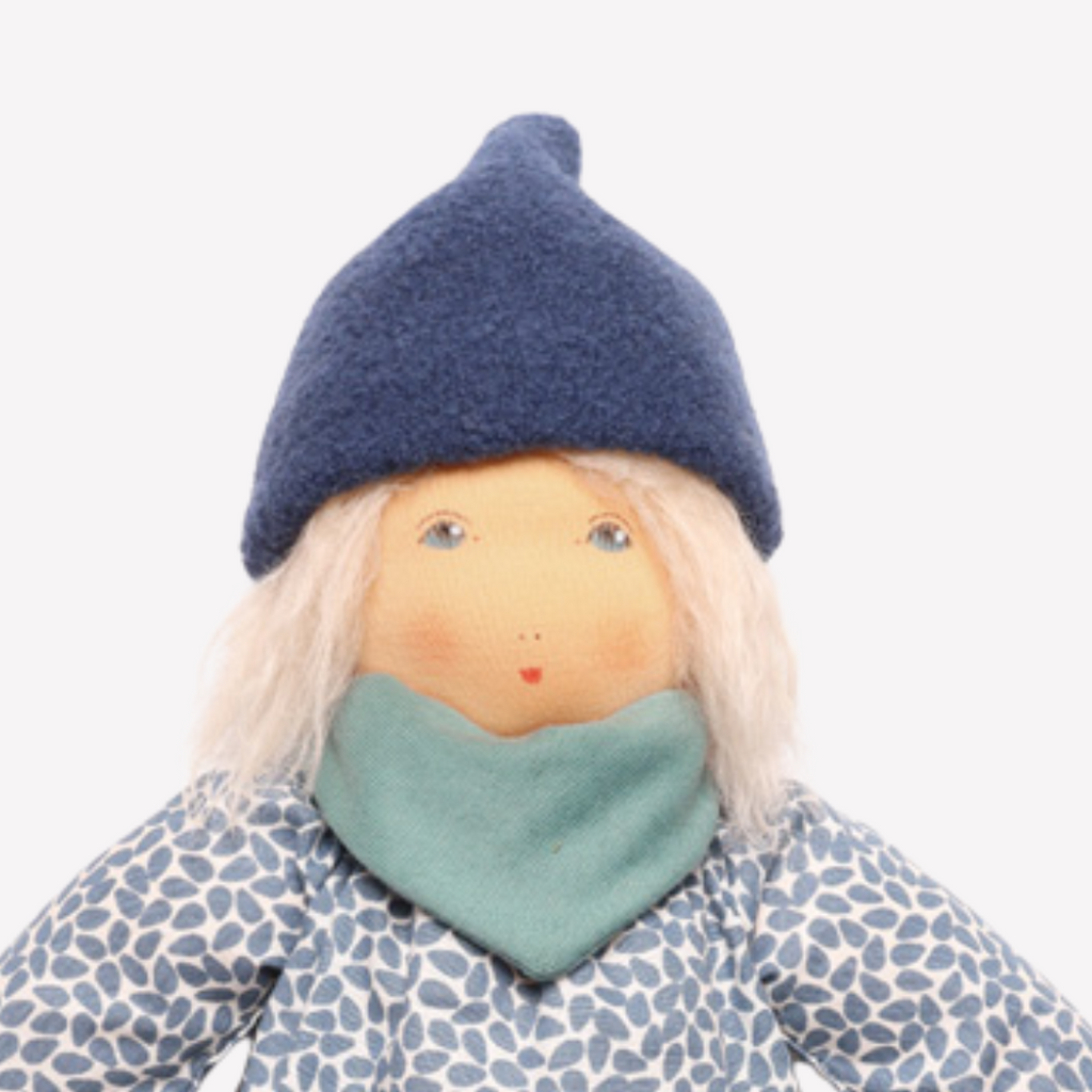 Children love to imagine and create stories and this beautiful doll is a just right companion to help play out those ideas, perhaps a farm scene or a friend along on a walk. The world of imagination awaits. Wonderfully charming and adorable to look at, the subtle expression is calming and comforting. At the end of the day this amazing doll is the perfect bedtime listener and cozy pal. - organic materials - Nanchen Natur
