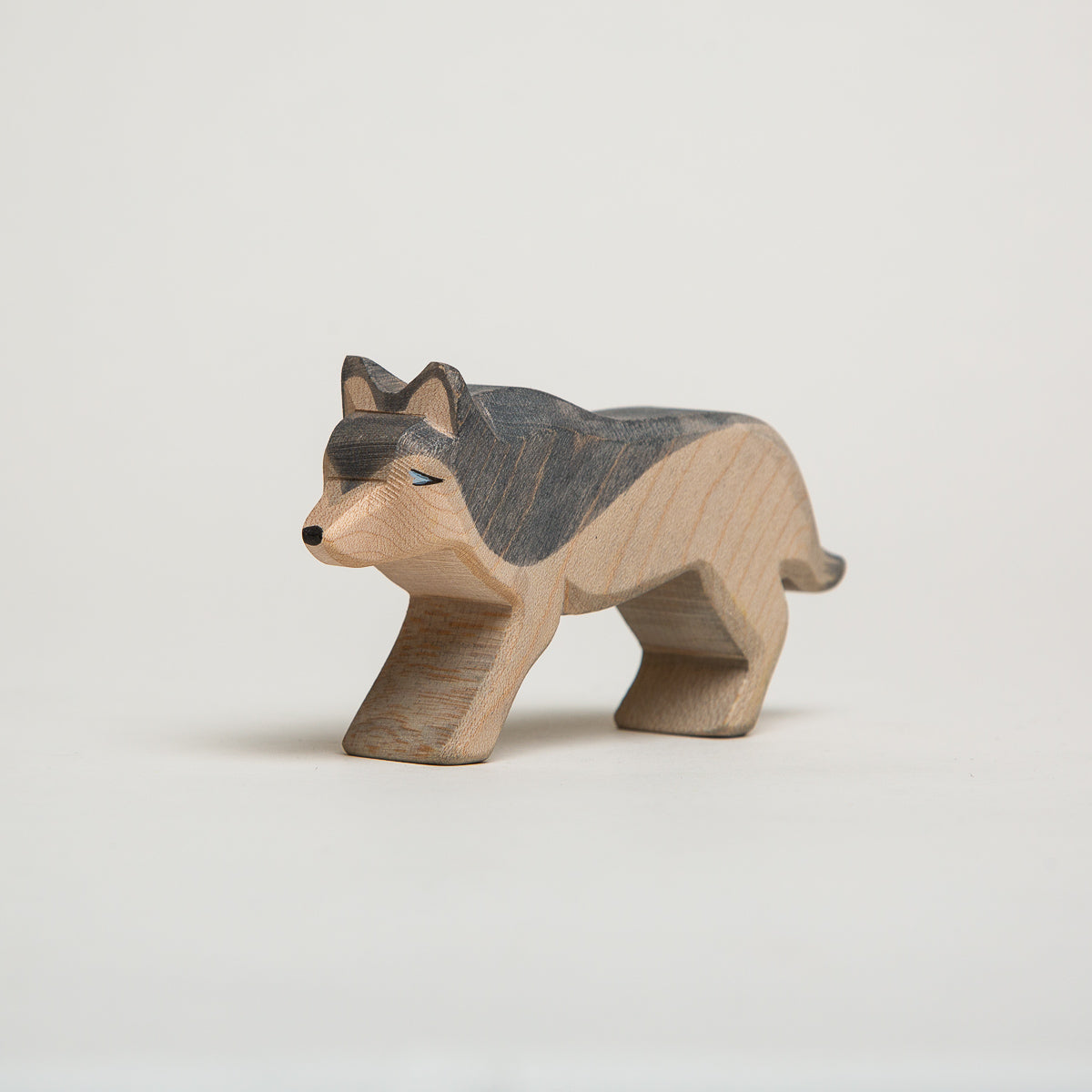 ACO_15210_WolfRunningNew_Osthe