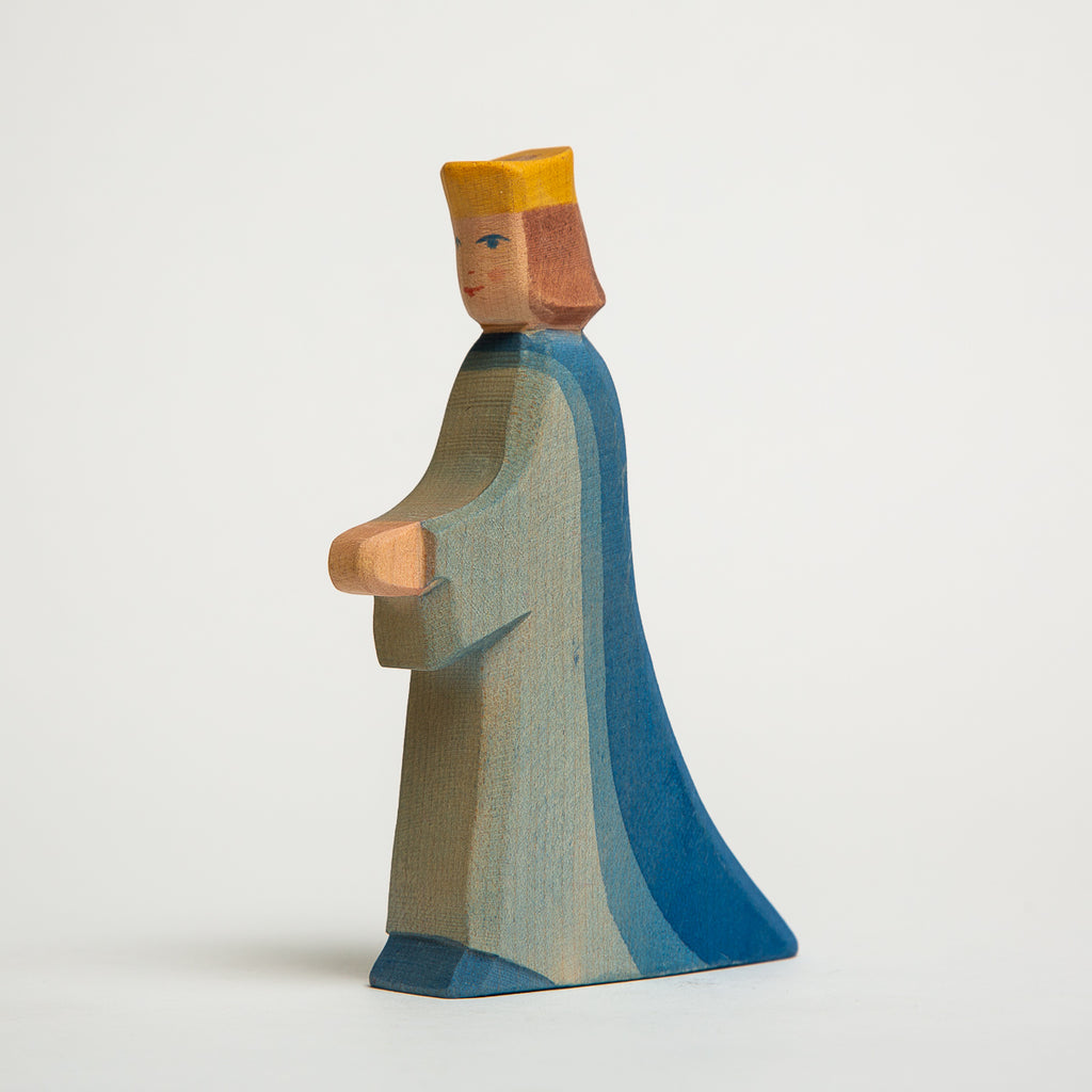 Queen - Ostheimer Wooden Toys - The Acorn Store - Décor